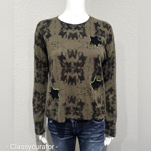 Lisa Todd Olive and Black Patterned Star Thin Sweatshirt